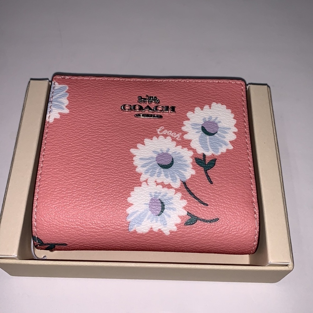 COACH BUBBLEGUM DAISY SNAP WALLET - Picture 2 of 12